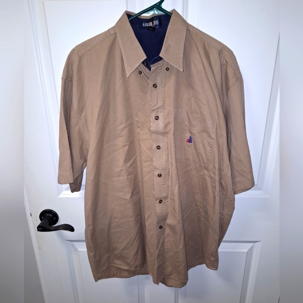 Keeler Bay men's short sleeve button-down shirt in a size large.